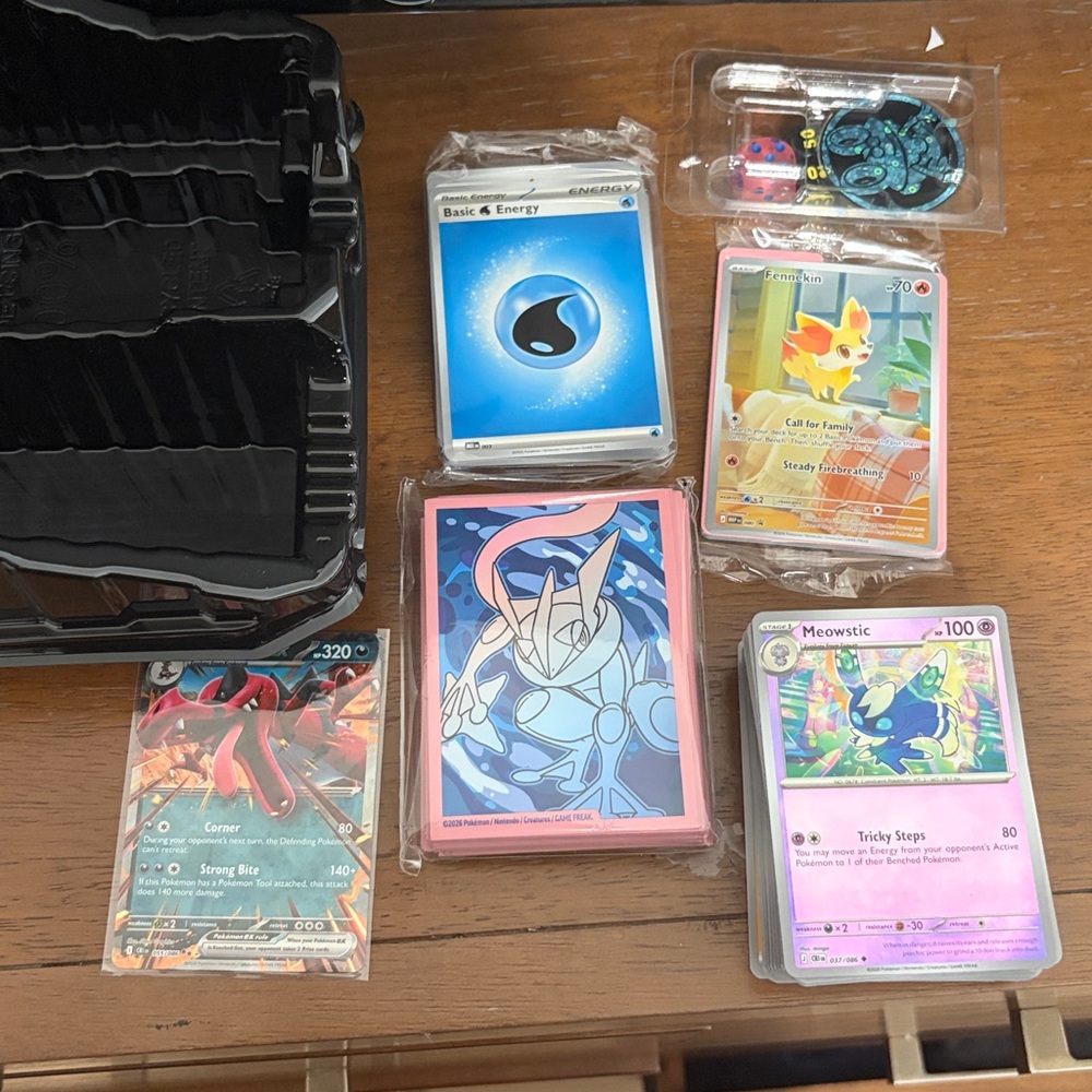 Chaos Rising ETB - Open - Picture 2 of 7